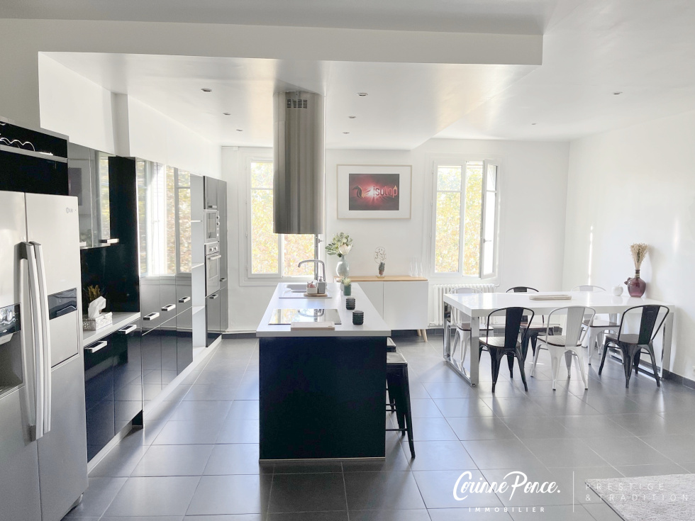 Vente Appartement 90m² 4 Pièces à Nîmes (30000) - Corinne Ponce Immobilier